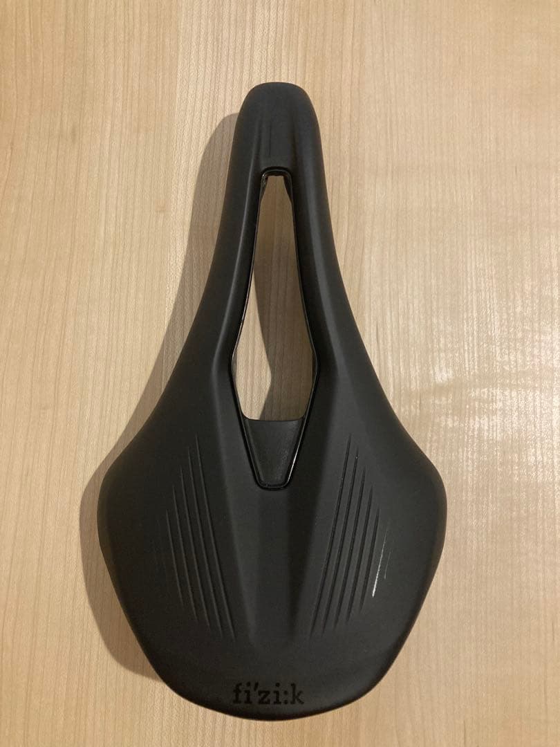 fi'zi:k argo vento R1 フィジーク アルゴ ヴェント R1