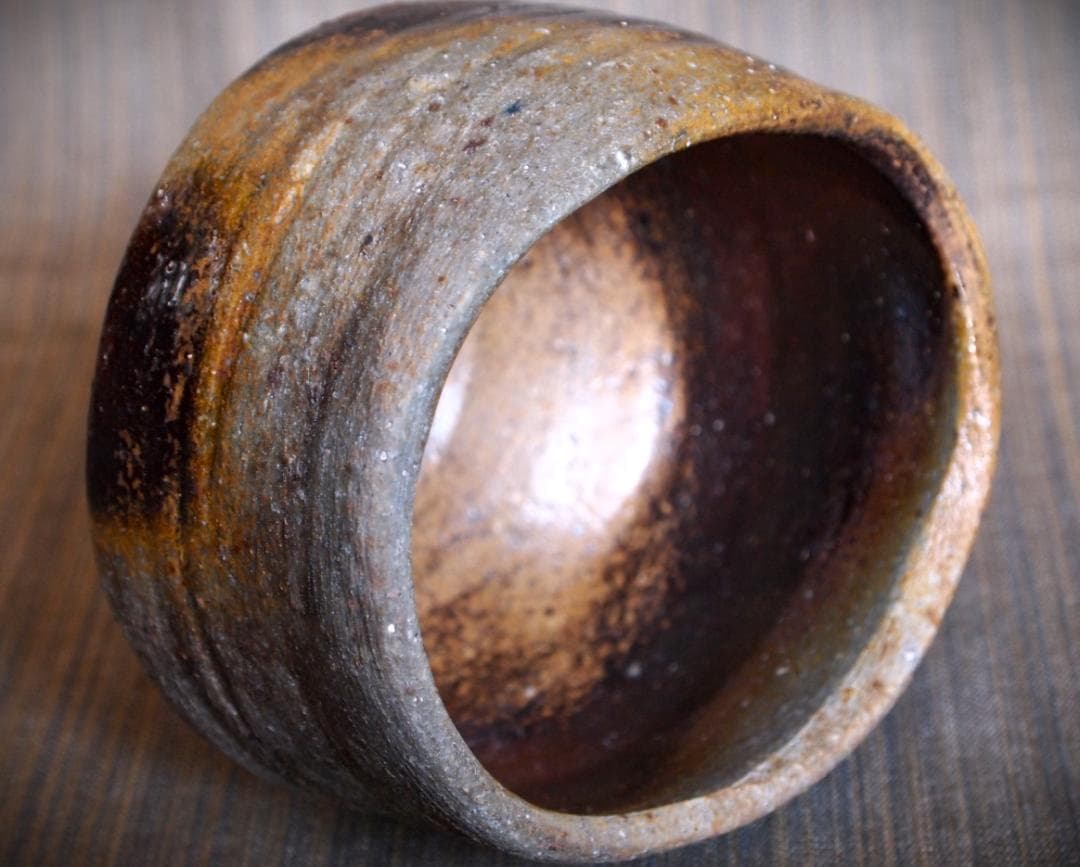 人気作家★多久守★備前【黒】茶碗★共箱・布・栞