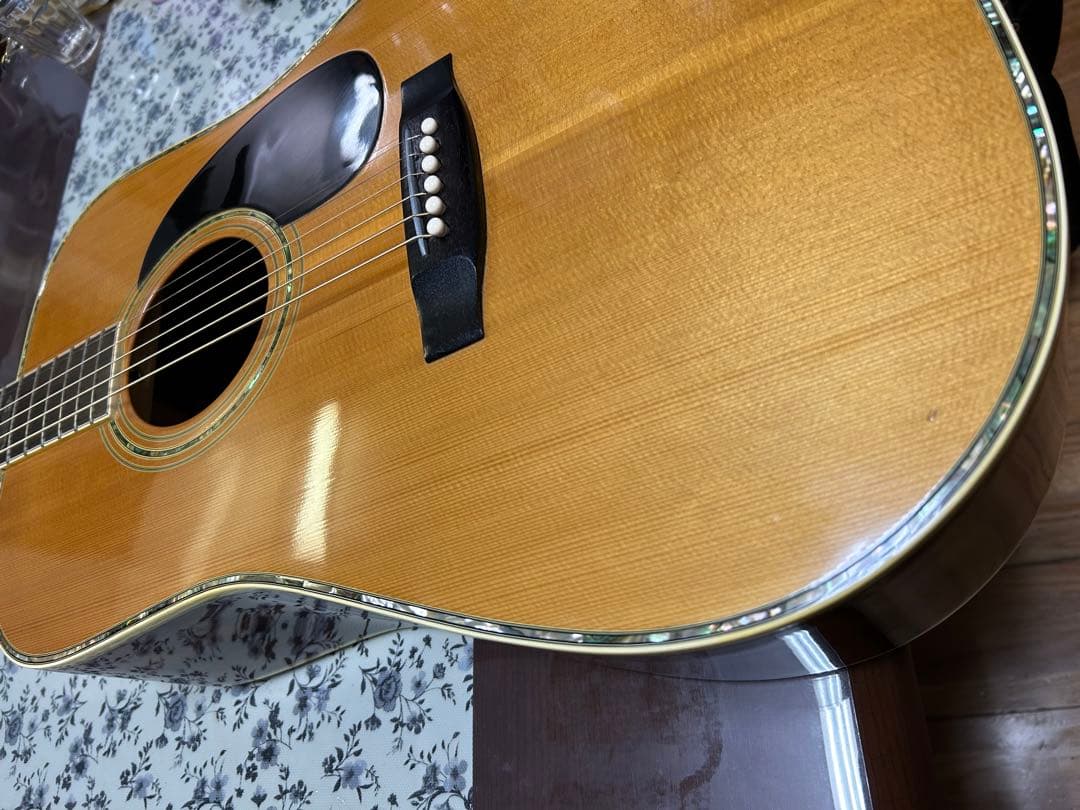 い*ん様 MORALES M80. 超レアー