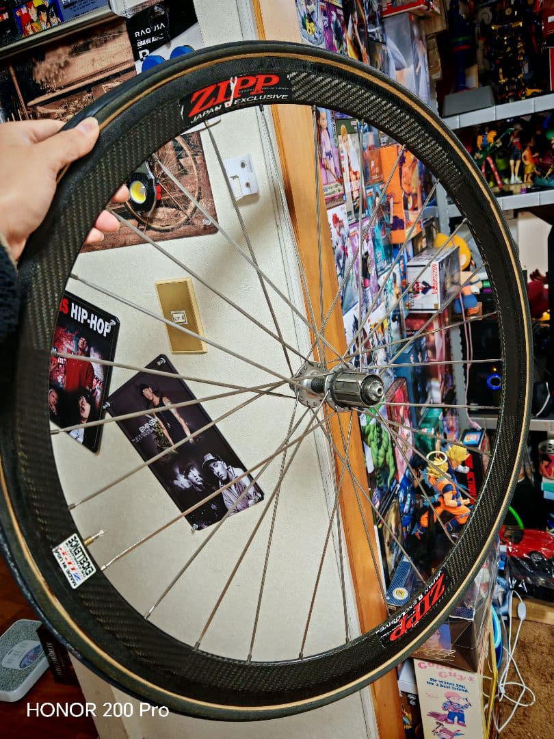 ZIPP カーボンチューブラータイヤホイール 9〜10速の超軽量 フロント&リア