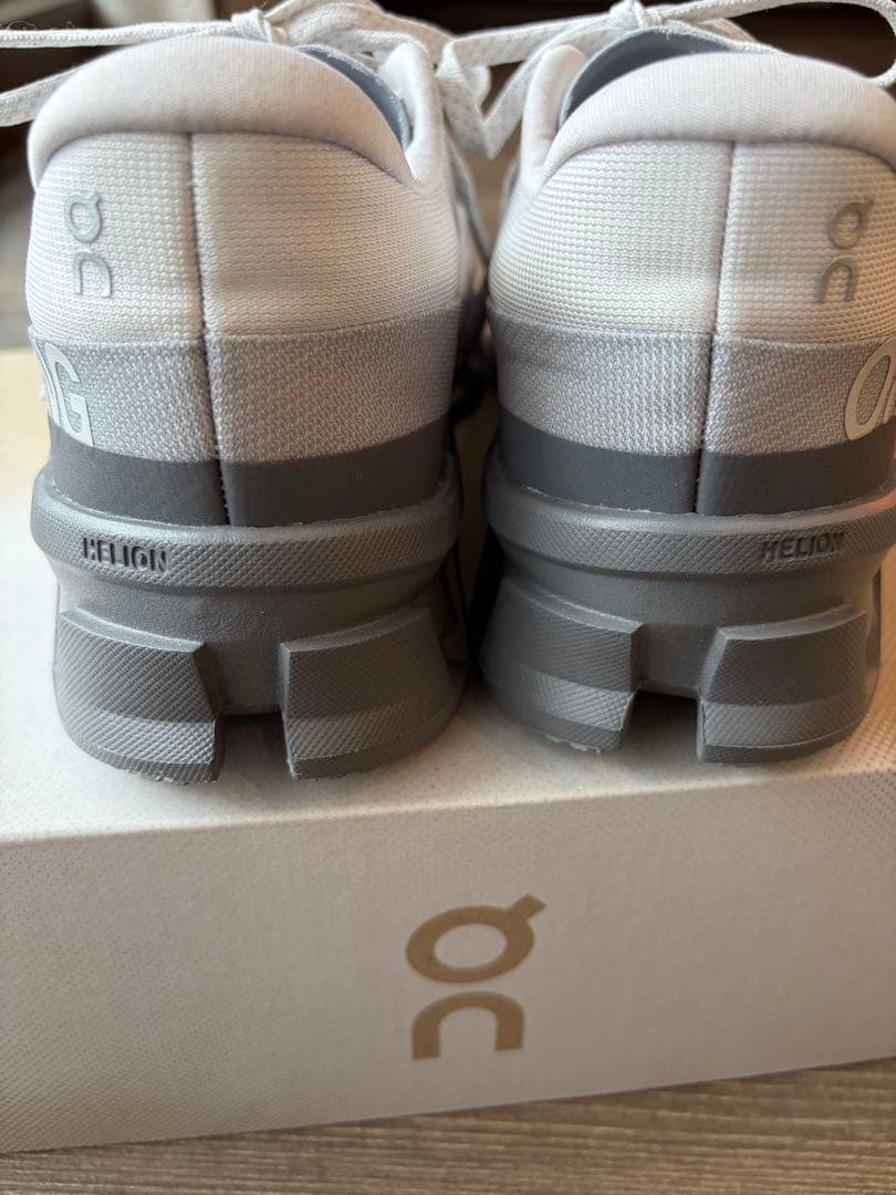 On Cloudmonster 2 ペールグレー　25.0センチ