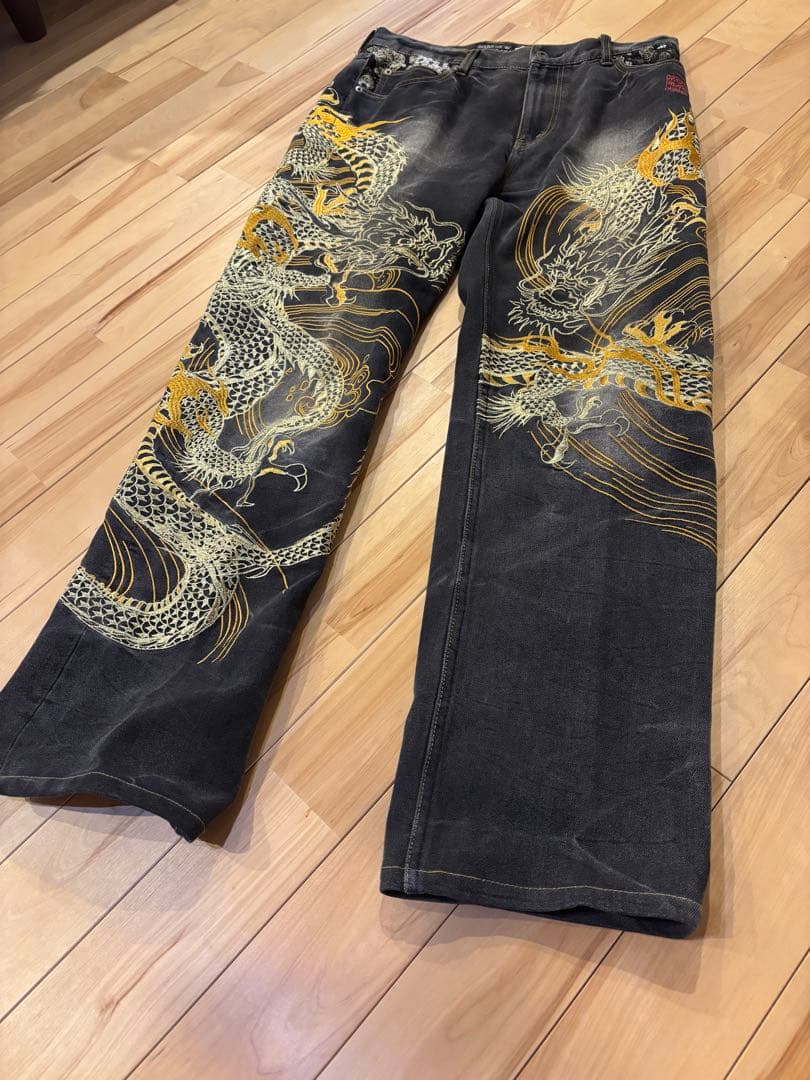 お値下げ　絡繰魂　金糸 刺繍ドラゴン刺繍 黒 ストレートパンツ