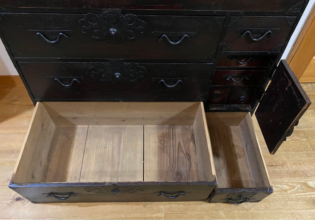 骨董の仙台箪笥　アンティークチェスト　鍵有り
