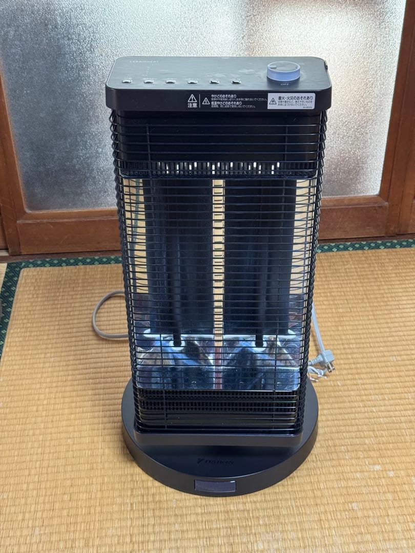 O*n様 ダイキン 遠赤外線暖房機 セラムヒート 2021年 ERFT11 YS