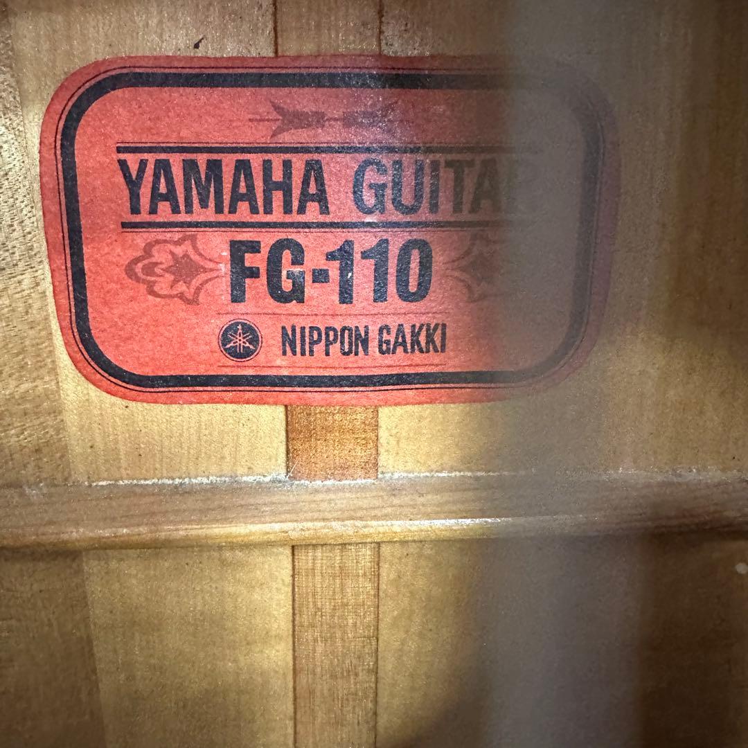 Yamaha アコースティックギター　赤ラベル　FG-110