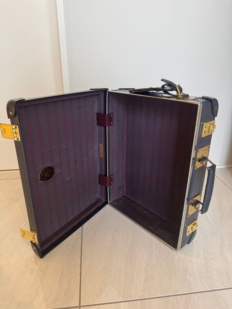 Globe-TrotterとSophie Hulmeのコラボ