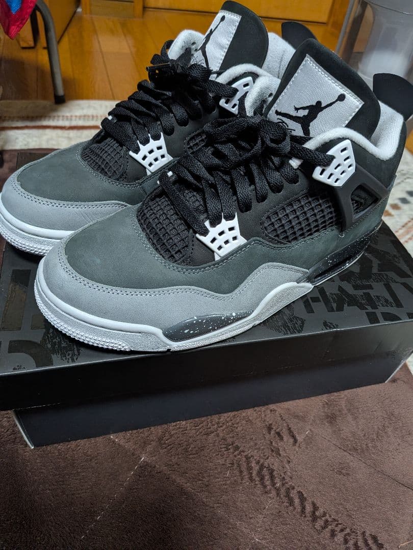 ナイキ　JORDAN ４ RETRO ジョーダン　NIKE