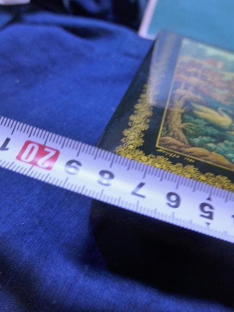 大変貴重なロシアのラッカーミニアチュールの大箱です。手描きです