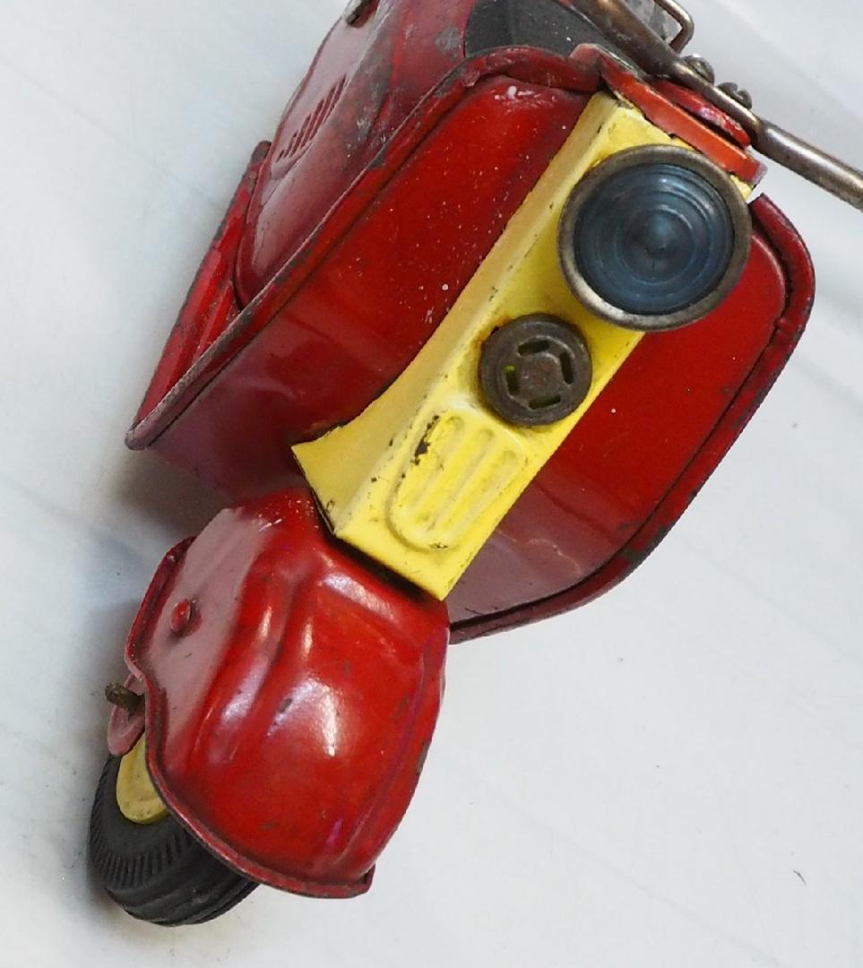 萬代屋【新三菱工業シルバーピジョン赤 動作不良】tinブリキcarスクーター箱無