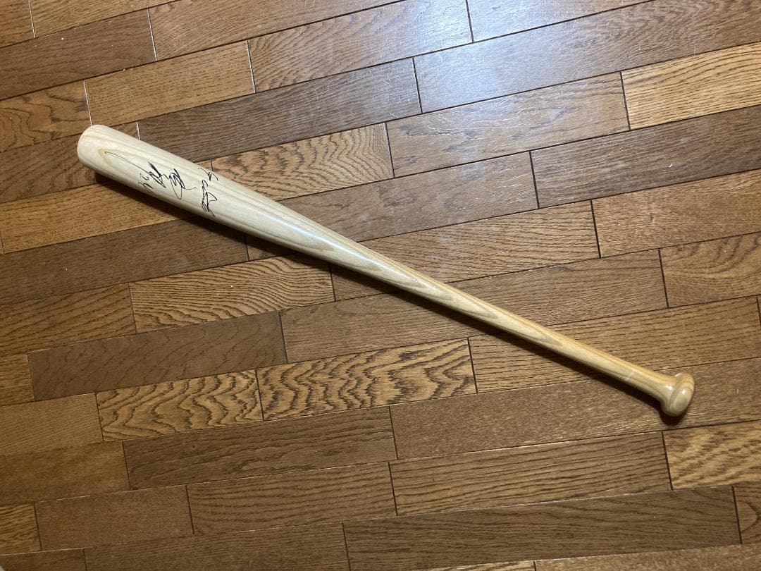 髙橋由伸 直筆サイン入りバット