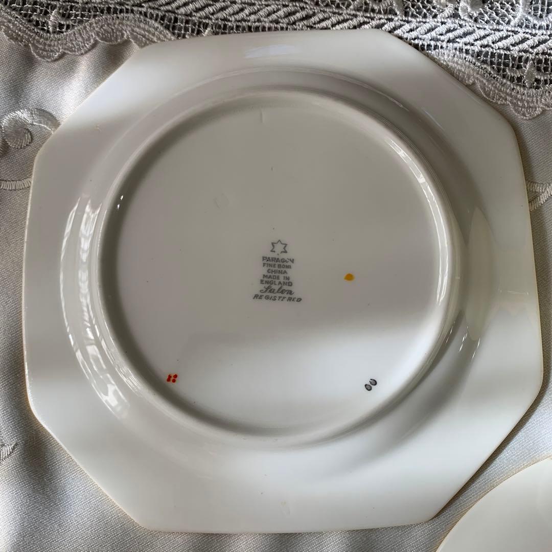 パラゴン アンティークカップ　フラワーハンドル トリオ