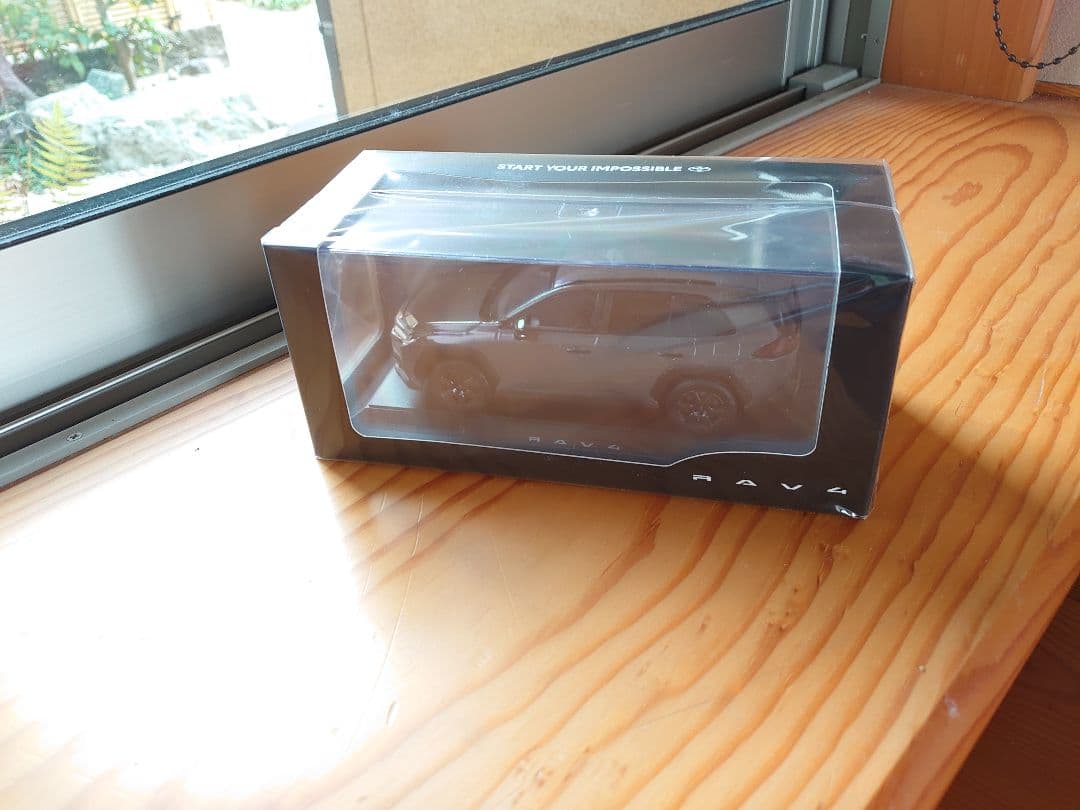 新型RAV4　ADVENTURE　アーバンロック