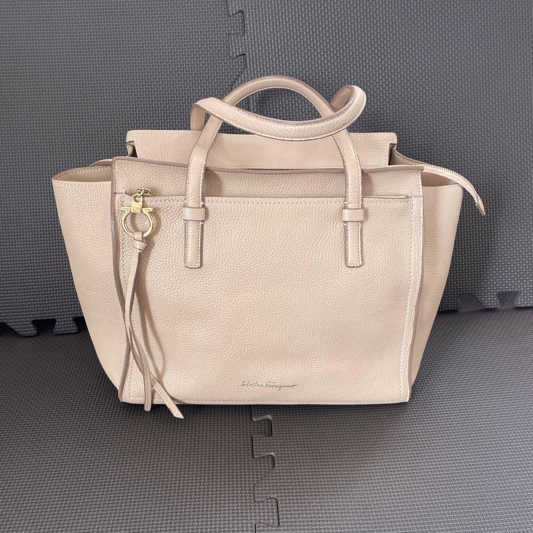 フェラガモバッグ　ラスト値下げ