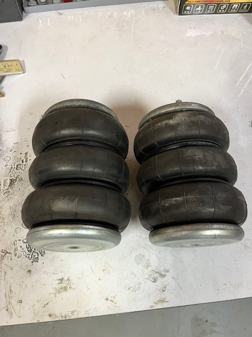 エアサス、エアバック