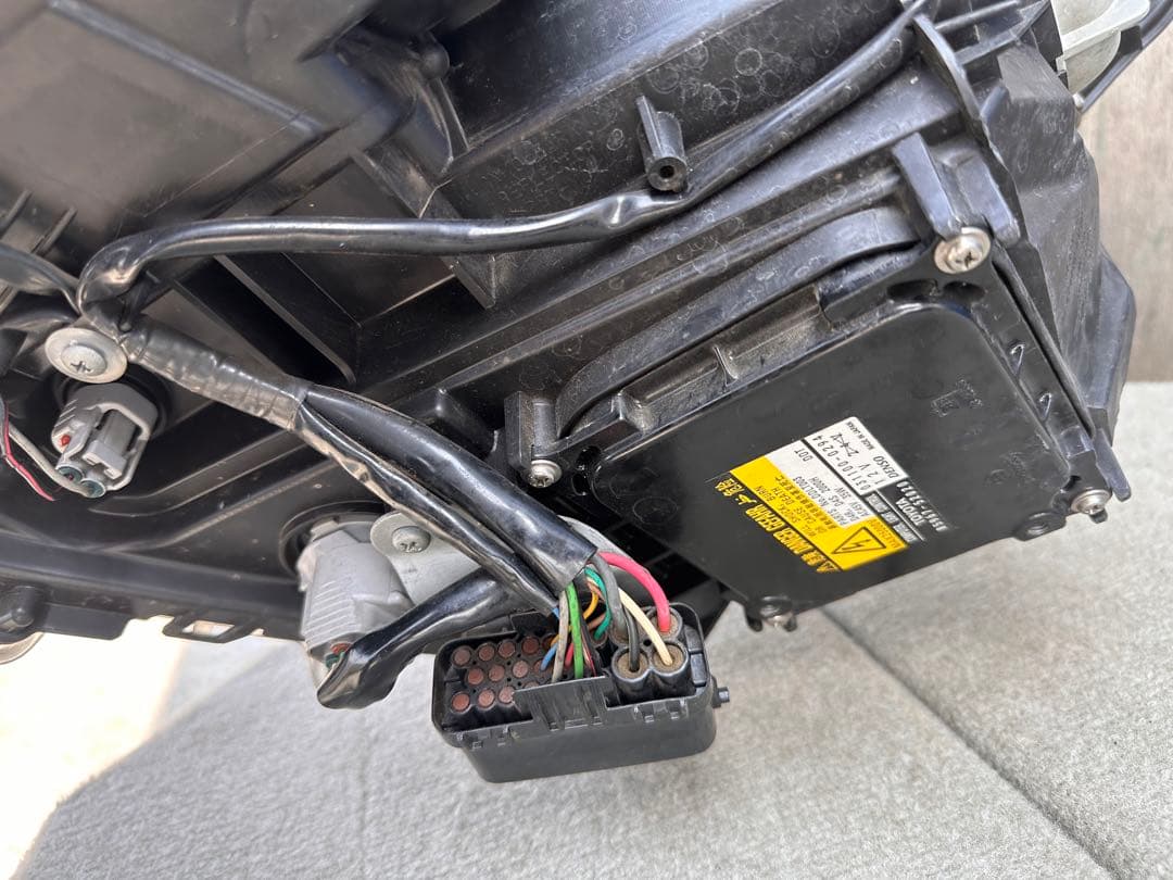 トヨタ　クラウン　GRS200 ヘッドライト 左右　セット　一台分