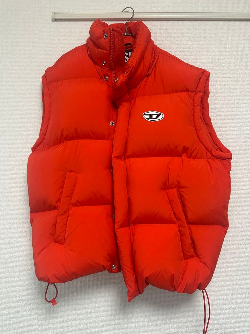 レッド ダウンベスト