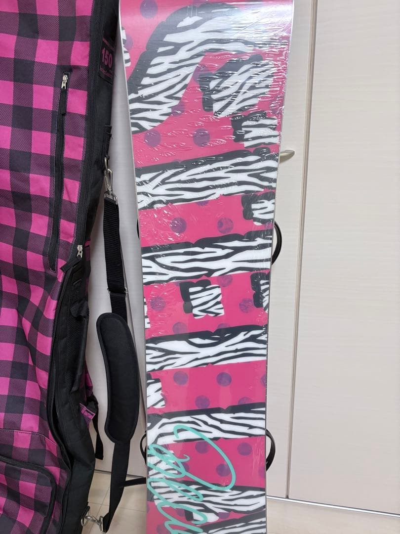 ピンク/黒 スノーボードセットhead3点セットカバー入り￼140センチ