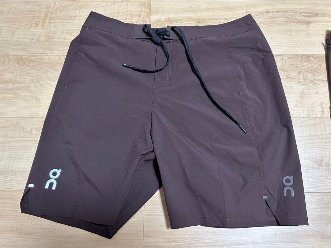 On performance hybrid short Sサイズ　Ox