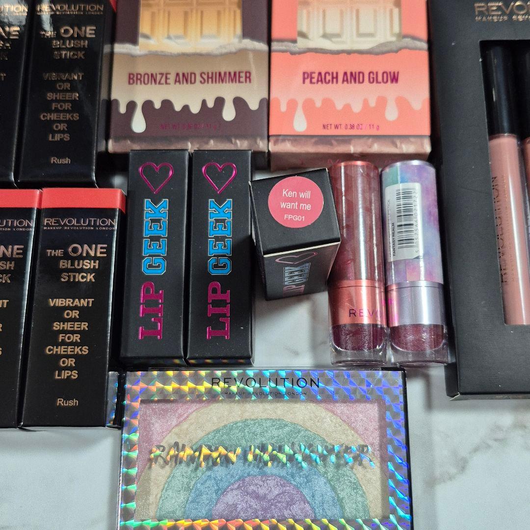 メイクアップレボリューション　まとめ売り　チーク　リップ　ハイライト