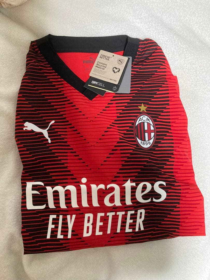 新品タグ付き ACミラン オーセンティックユニフォーム 23-24