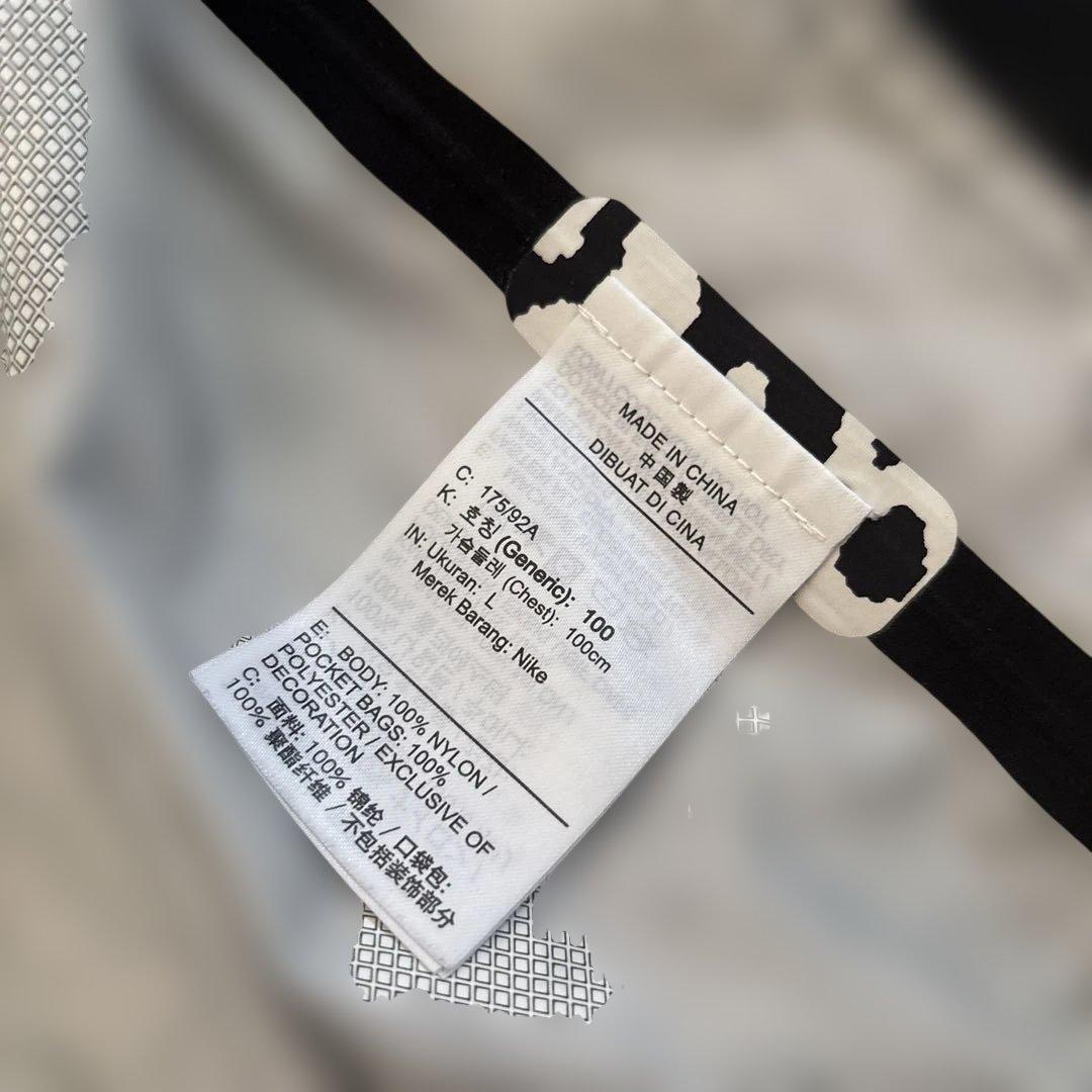 NIKE ACG : パッカブル レインジャケット 黒/白系 ゼブラ柄　Lサイズ