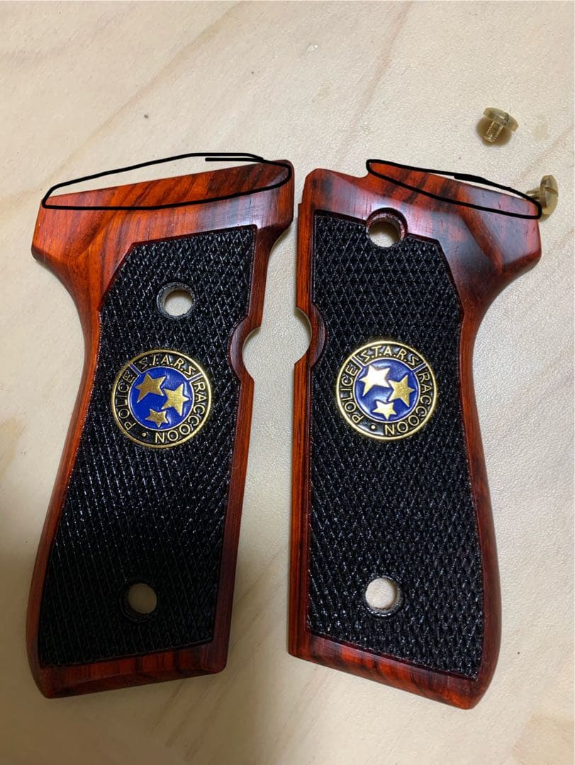 レア物　新品ベレッタ m9用サムライエッジ風木製グリップ　メタリオン金属製