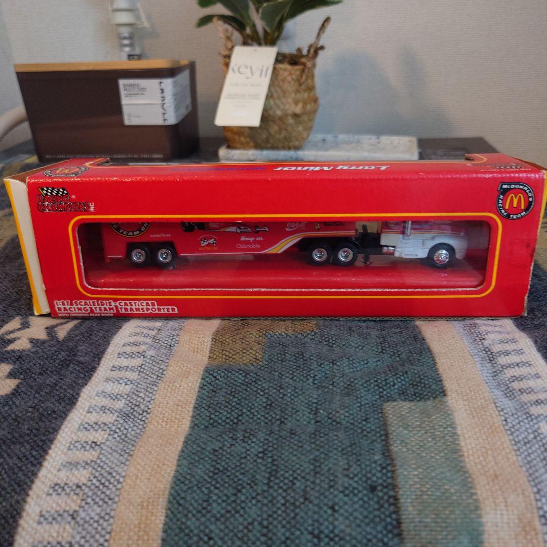 マクドナルド　 Larry Minor トレーラー 　レーシングチーム　ミニカー