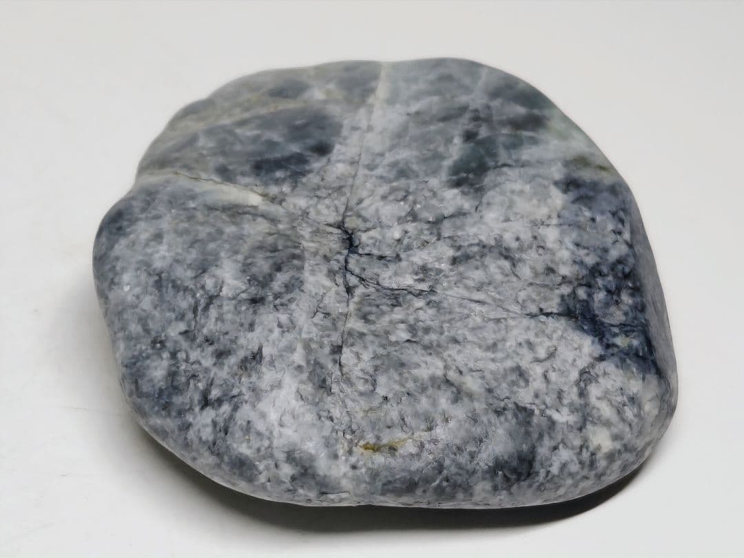 糸魚川159 翡翠 131g ヒスイ 原石 鑑賞石 自然石 誕生石 鉱物 鉱石