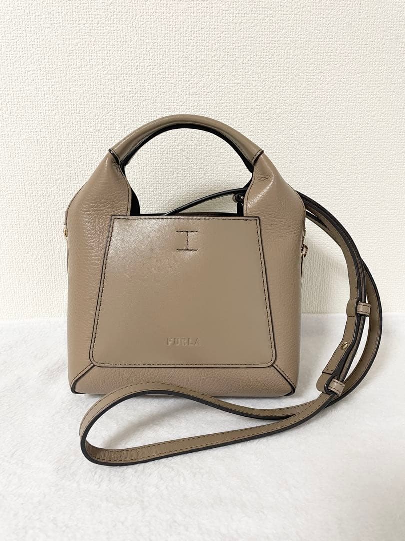 【美品】FURLA miniジルダショルダーバッグ　グレージュ