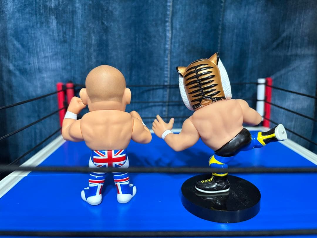 16d フィギュア12体+プロレスリング+カブキサイン　セット