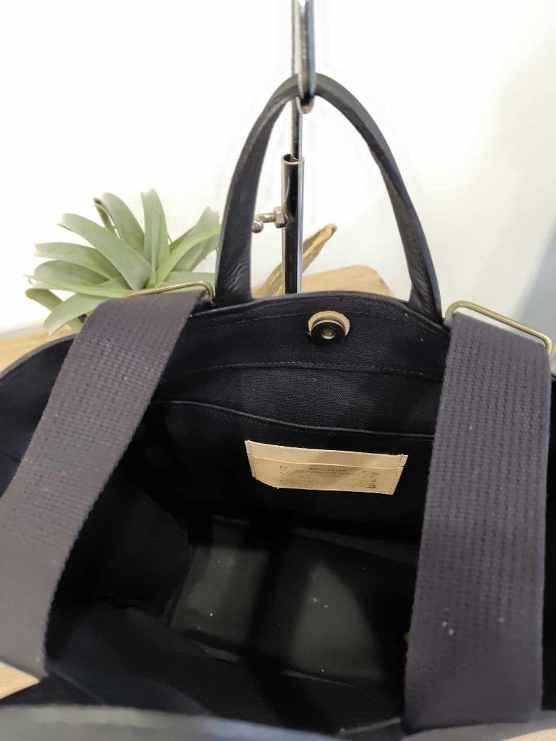 ミナペルホネン/タンバリンネイビー×LBがま口ポケット/A4トートリュック