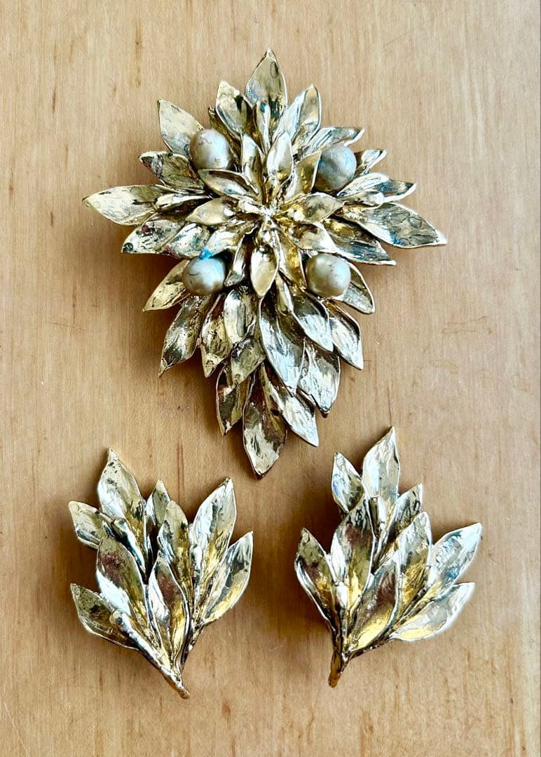 YSL イヴ・サンローラン ブローチ・イヤリングセット 希少価値 大きい