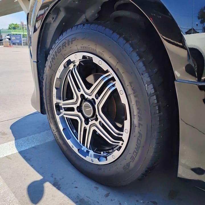 オールシーズンタイヤアルミホイールセット　17インチ