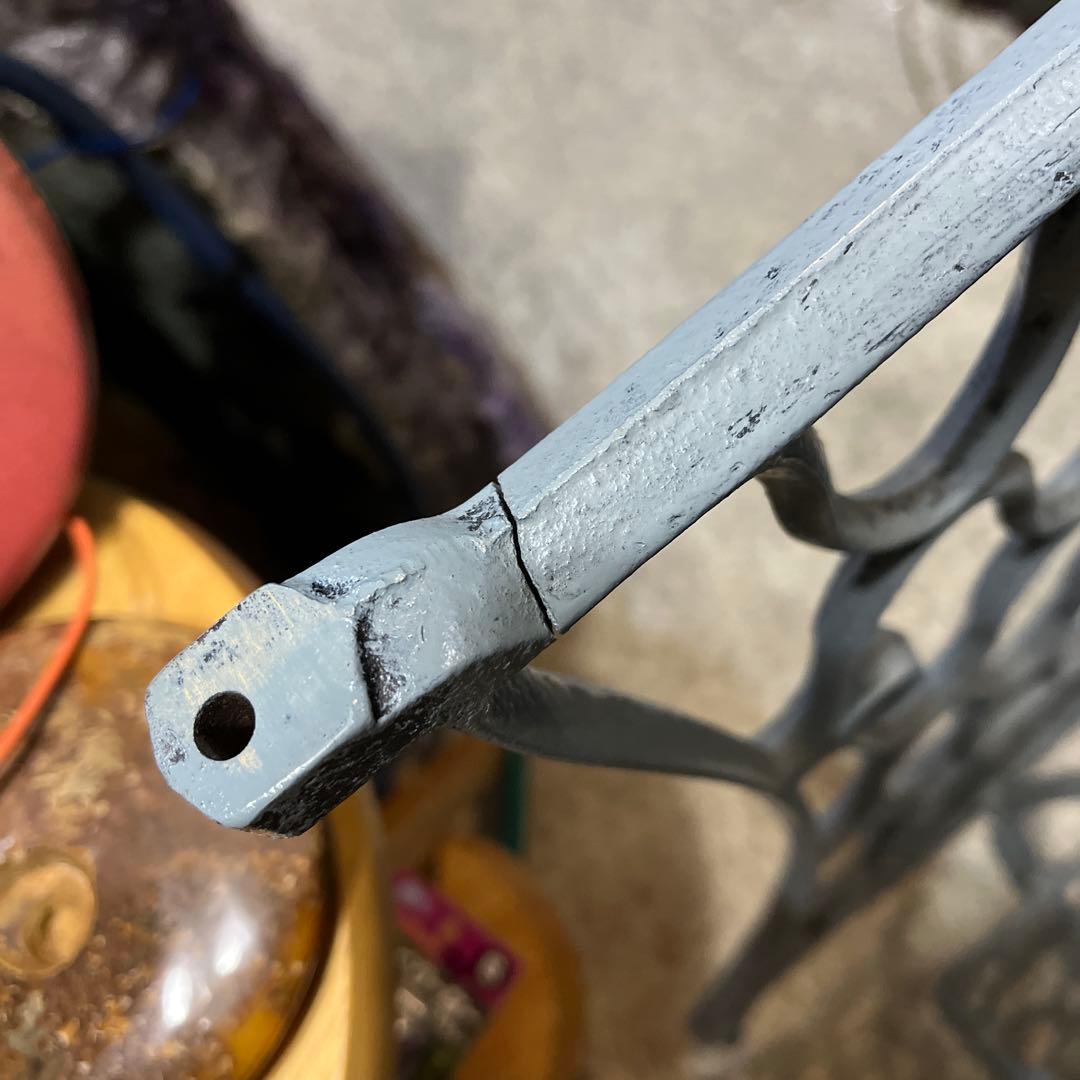 トロルの足跡です 網目ミシン脚、 ミシン脚、シグナルミシンの脚