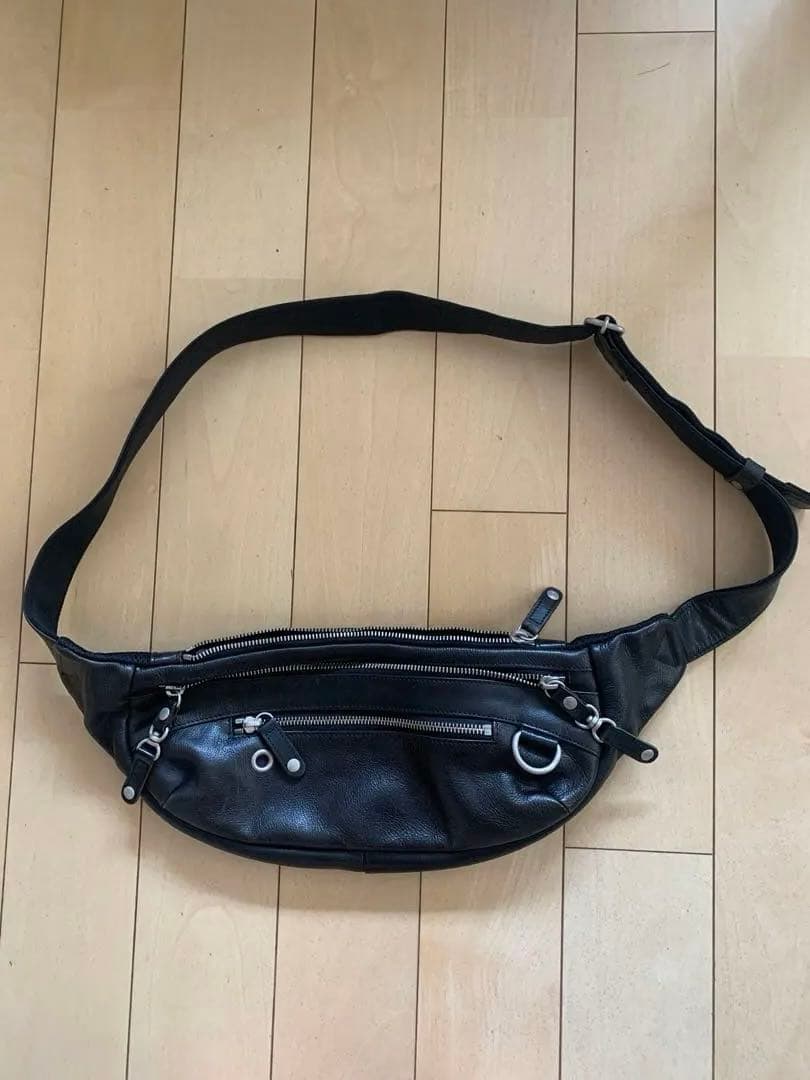 ZETT ボディバッグ