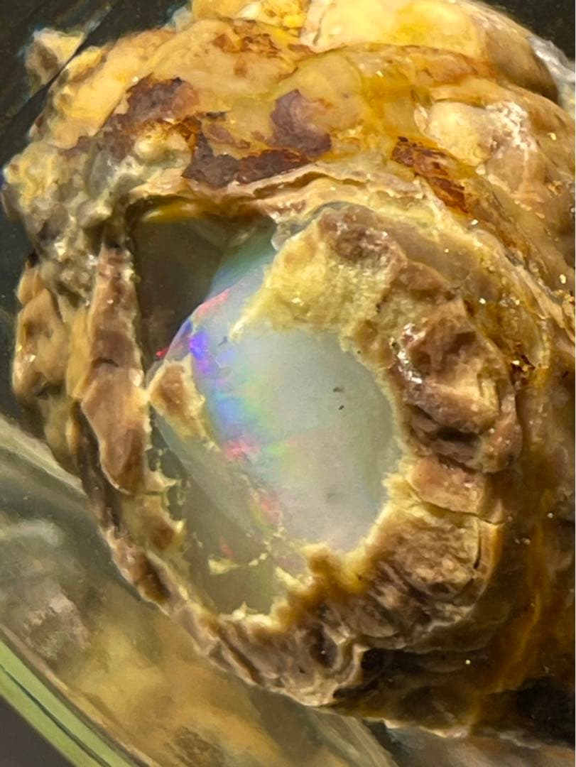 宝坂オパール　遊色セミブラックノジュール　原石　国産鉱物