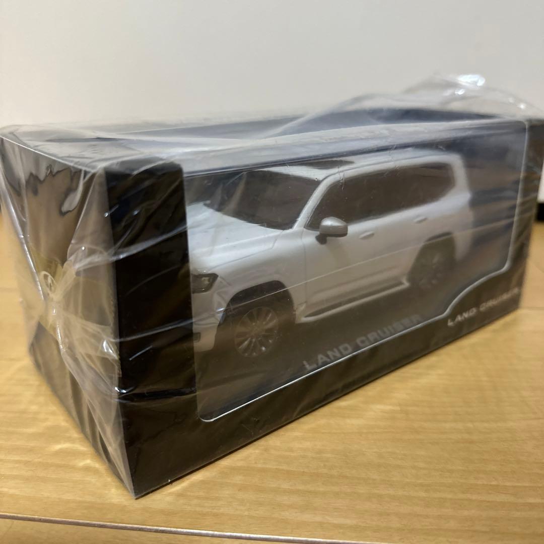 ランドクルーザー300 非売品　カラーサンプル