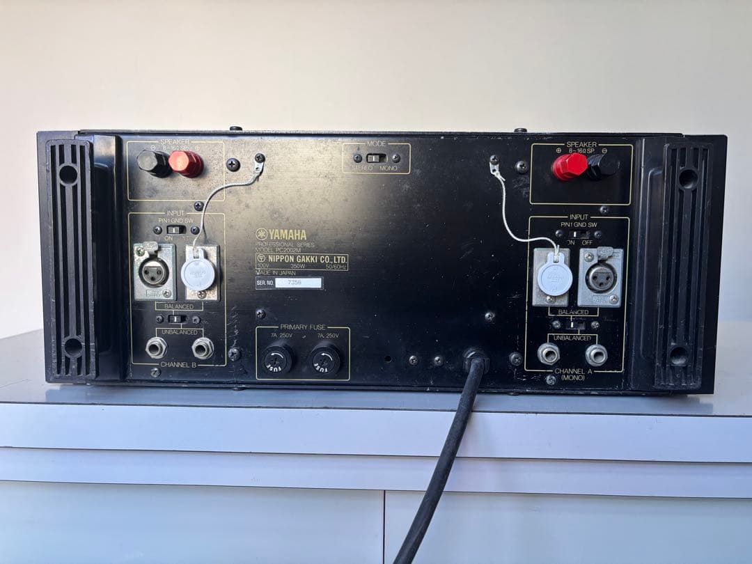 Yamaha プロフェッショナルシリーズ パワーアンプPC-2002M