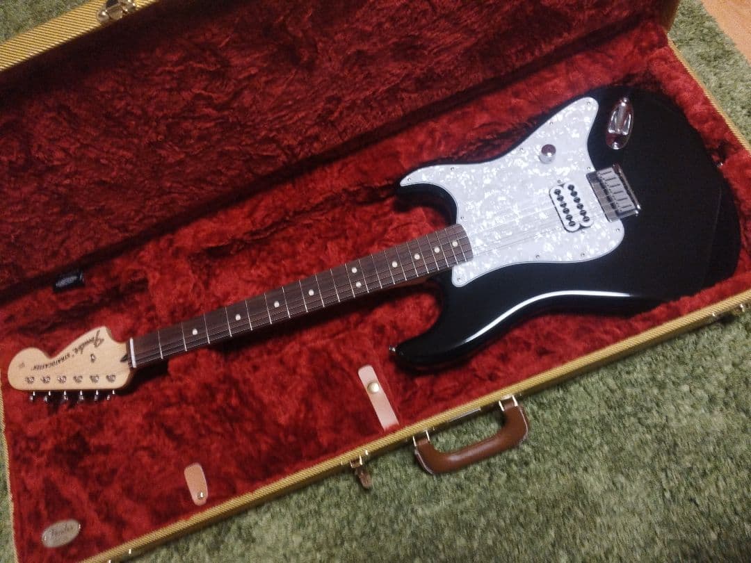 ギター FENDER STRATOCASTER tom delonge