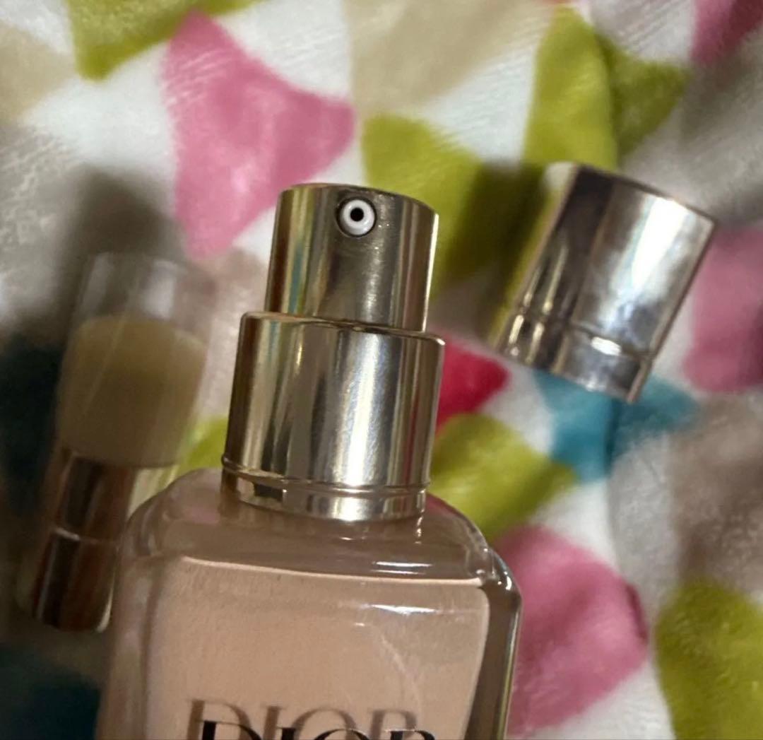 Dior プレステージ ル マイクロ フルイド タン 1N 30ml