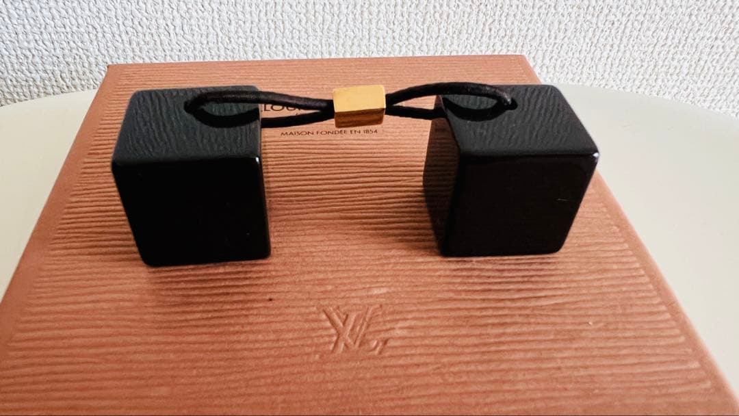 t*i様 匿名配送料込☆ルイヴィトンLOUIS VUITTON ヘアキューブ ア