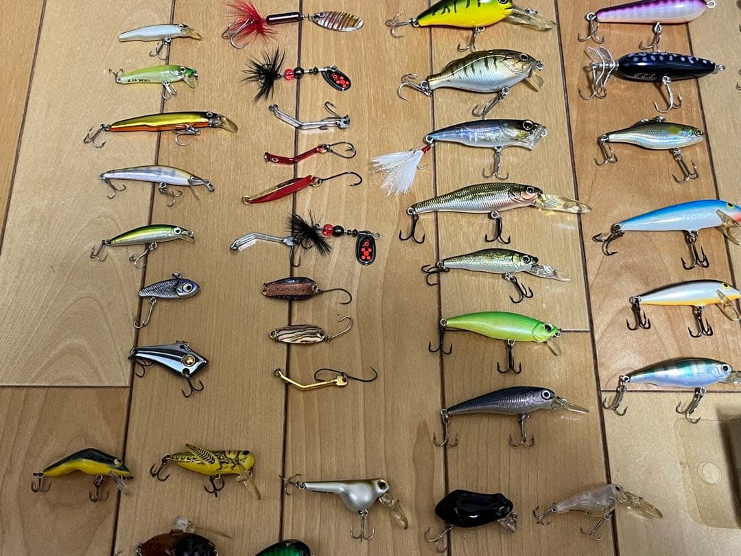 ルアーセット 多色 ケース付き まとめ売り