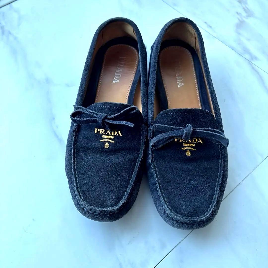 PRADA ダークブルー スエード ローファー　紺色