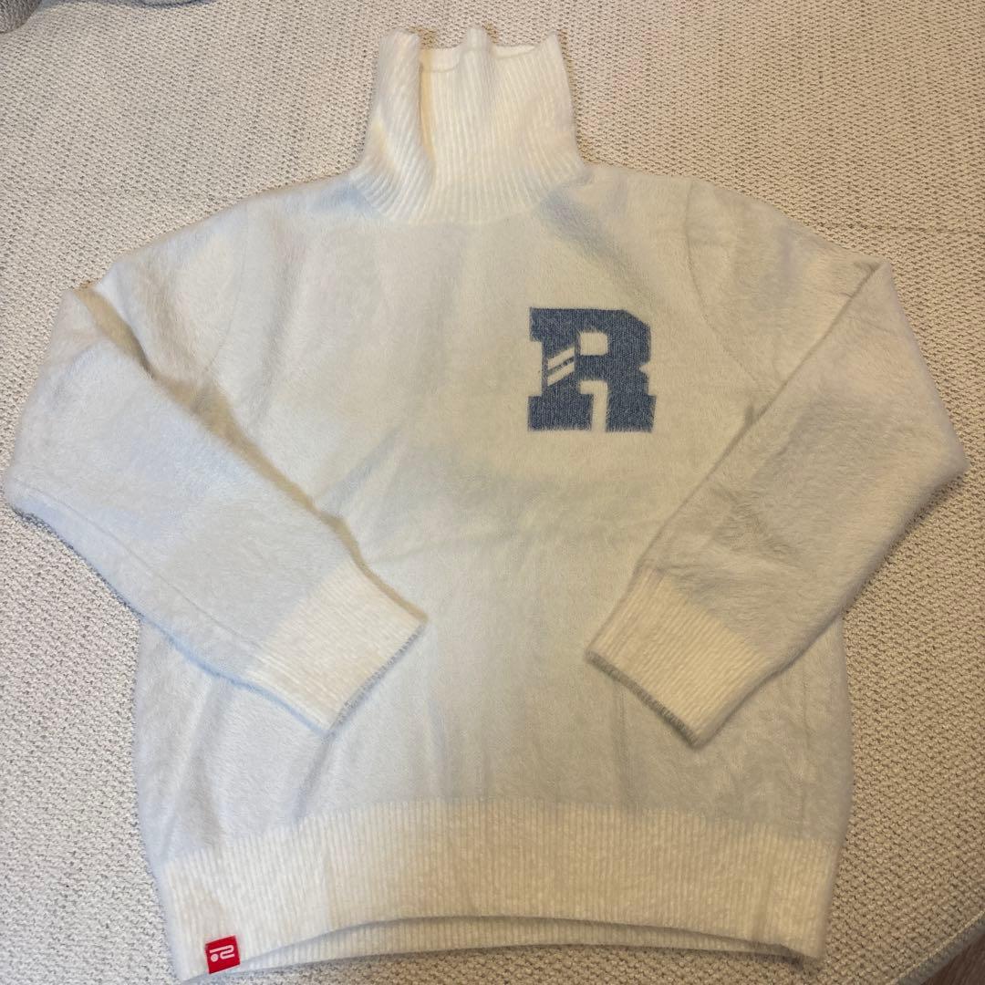 Rosasen ホワイトタートルネックセーター値下げ中‼️