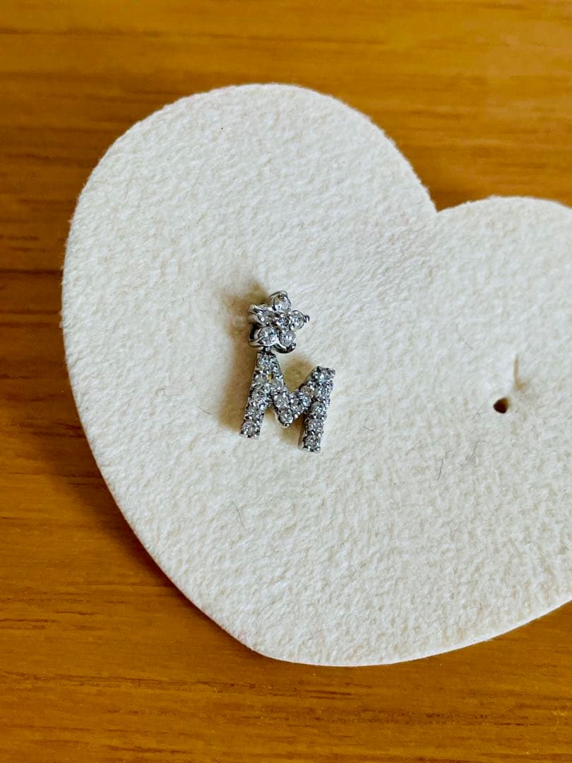 ポンテヴェキオ　ダイヤの星とMの片耳用ピアス　K18WG