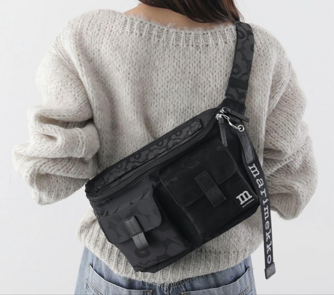 新品　マリメッコ　ボディバッグ