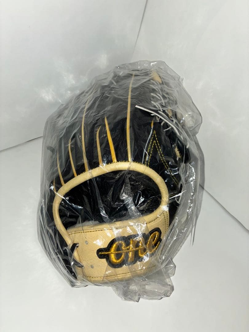 ワンオブジアンサー グローブ　　ONE PROMODEL SH９　柳田悠岐モデル