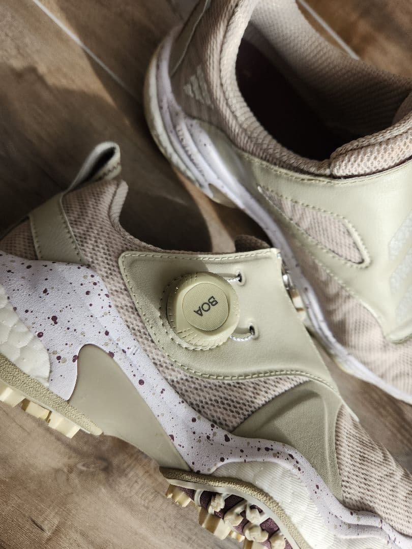 adidas BOOST ベージュ シューズ(女性用)