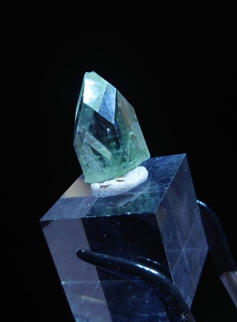 アポフィライト インド産 母岩付き 鉱石 鉱物 ミネラル 標本 原石