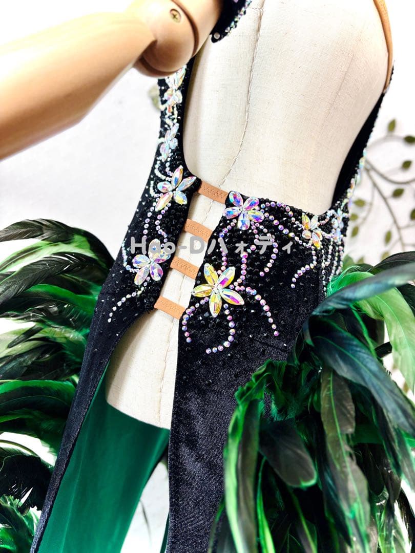 新品★ラテンドレス★M★社交ダンスロング羽★ボリューミー★競技会★黒緑